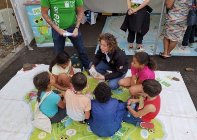 Tenue d'un stand de sensibilisation Paré pas Paré lors des fêtes de la science à Saint Denis